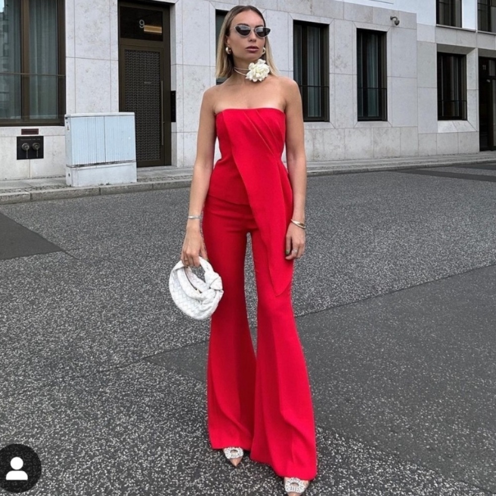 NWT Zara Red Flare Pants. Size XL.